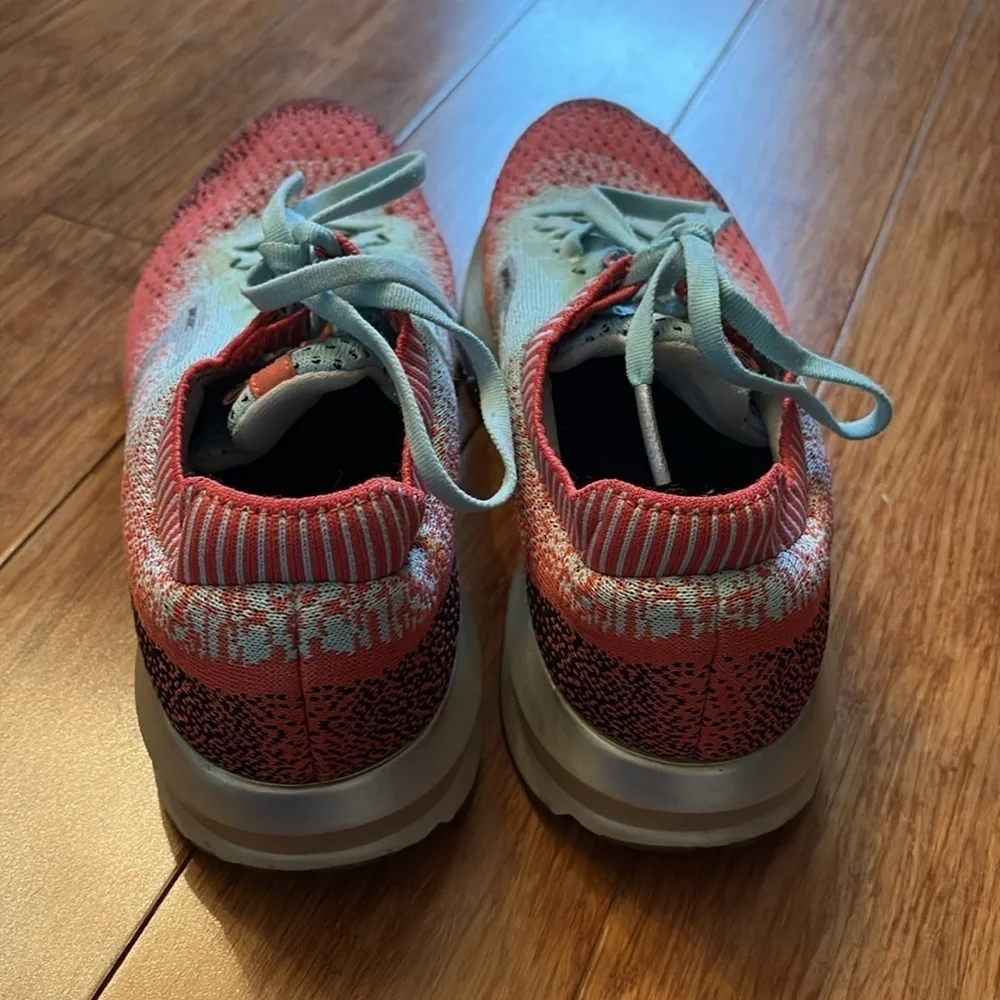 Brooks orange and Blue Running Shoes - levitate 2 - women’s 8.5